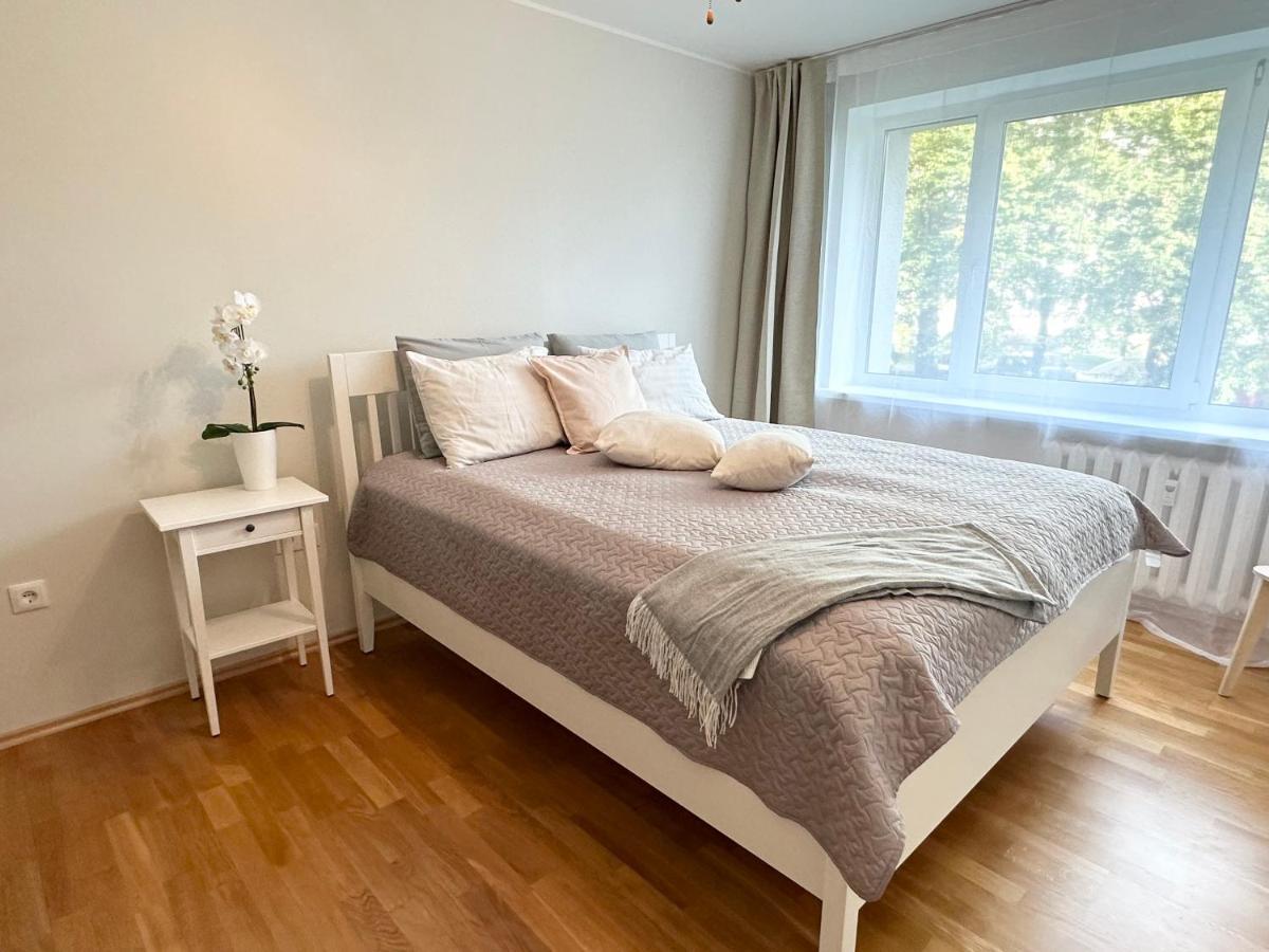 Lovely beachfront apartment in Pärnu Exteriör bild
